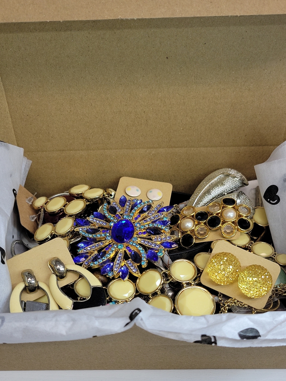 1lb Of Assorted Jewelry